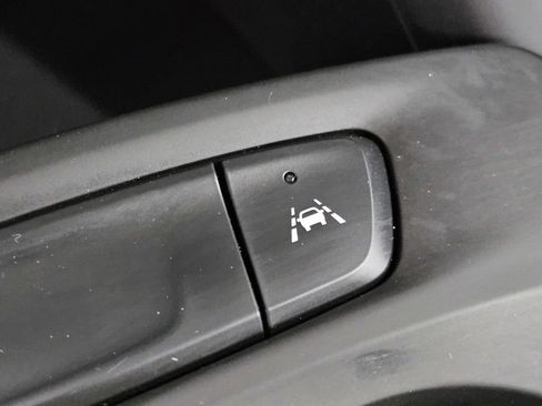 Used 2024 Chevrolet Trax LS w/ LS Convenience Package FWD image 20