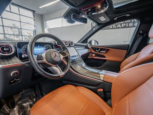 Used 2023 Mercedes-Benz GLC 300 image 6