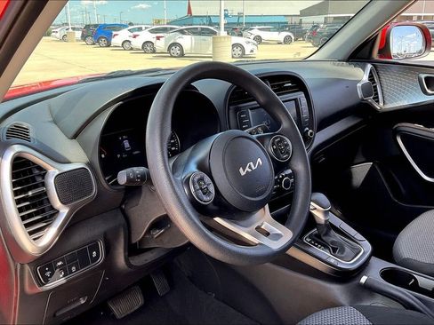 Certified 2022 Kia Soul LX w/ Technology Package image 14