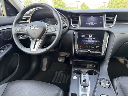 Used 2024 INFINITI QX50 Luxe AWD/4WD image 3