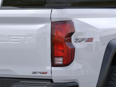 New 2026 Chevrolet Colorado ZR2 w/ Technology Package AWD/4WD image 11