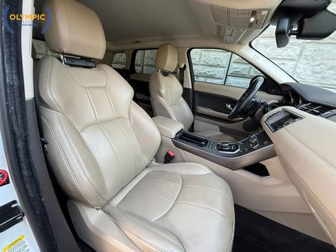 Used 2019 Land Rover Range Rover Evoque SE image 34