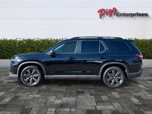 Used 2025 Honda Pilot Sport image 3