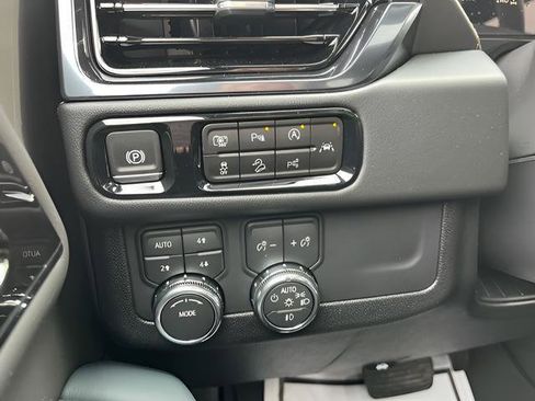 New 2026 GMC Yukon AT4 w/ LPO, Floor Liner Package image 14