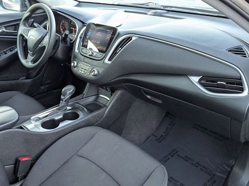 Used 2024 Chevrolet Malibu LT image 25