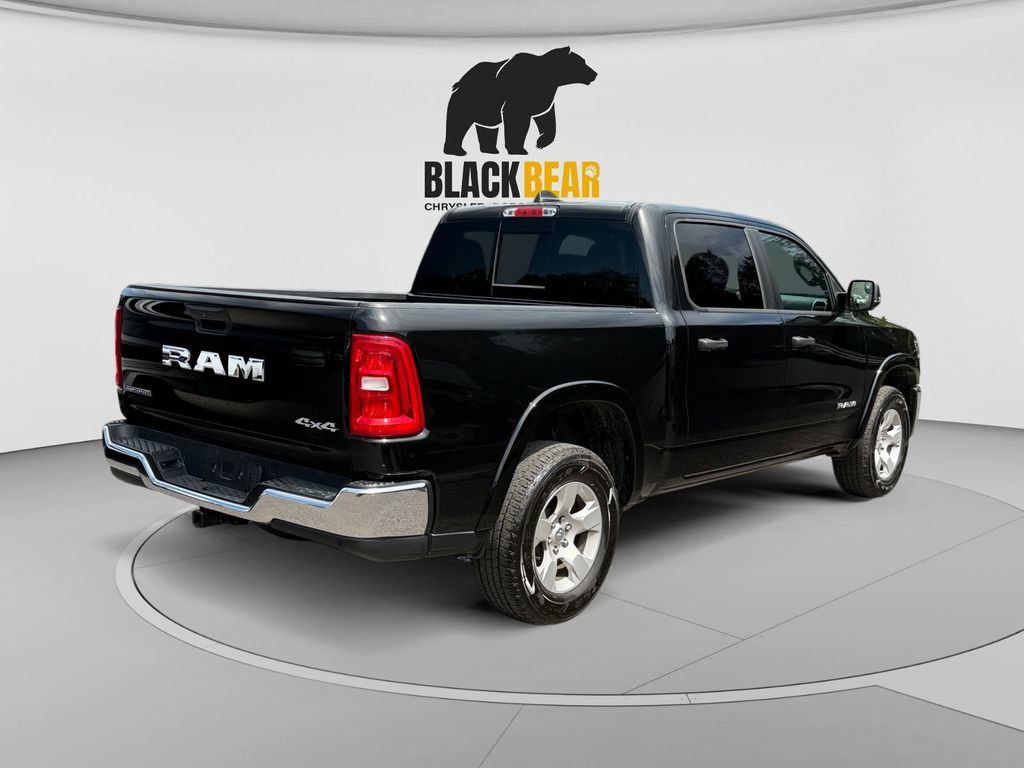 Used 2025 RAM 1500 Big Horn AWD/4WD image 3