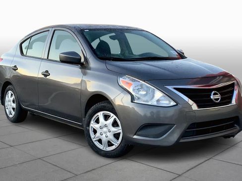 Used 2017 Nissan Versa S Plus image 3