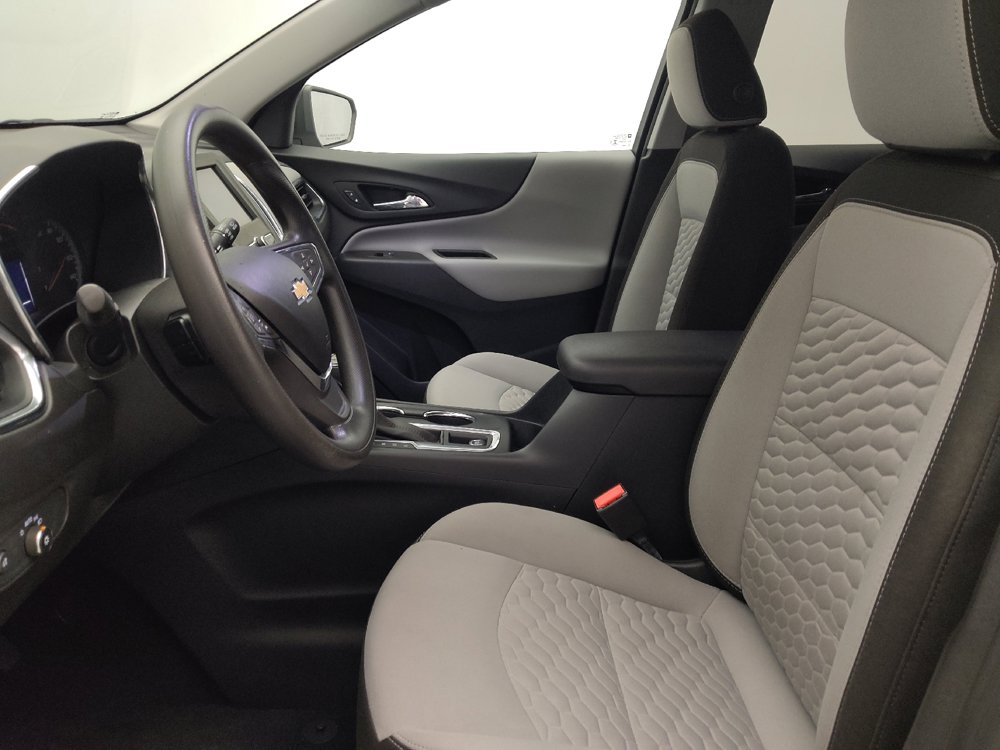 Used 2020 Chevrolet Equinox LS w/ LPO, Cargo Package FWD image 17