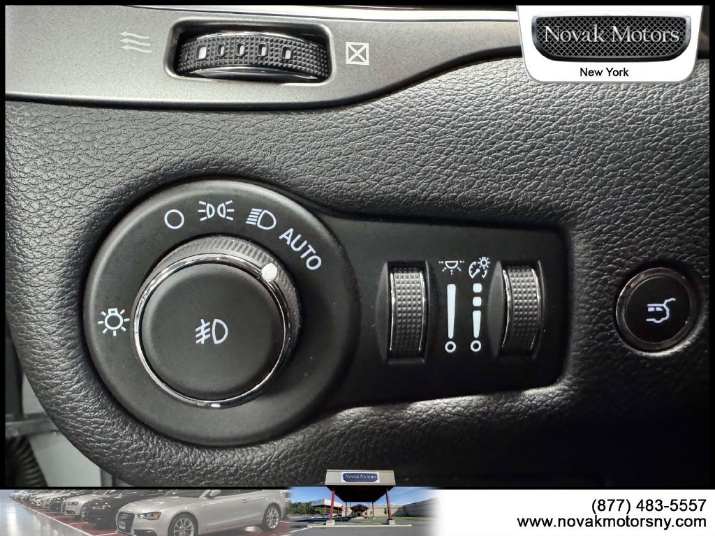 Used 2021 Jeep Cherokee Limited w/ Elite Package AWD/4WD image 21