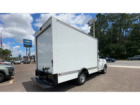 New 2025 Chevrolet Express 3500 Work Van w/ Power Convenience Package image 2