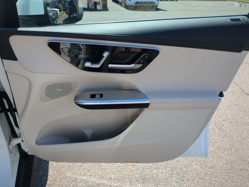 Used 2023 Mercedes-Benz GLC 300 4MATIC image 34