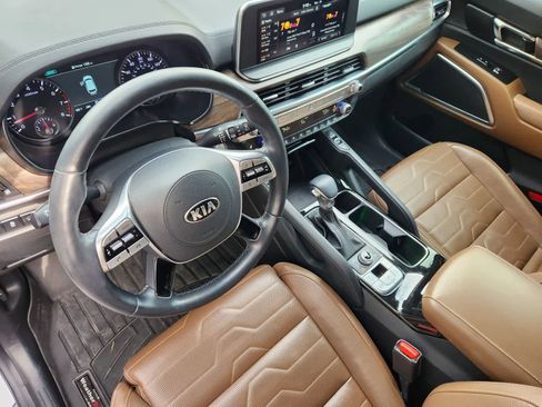 Certified 2020 Kia Telluride SX w/ SX Prestige Package image 2