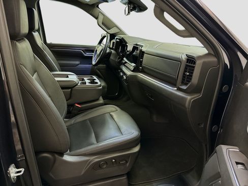 Used 2025 GMC Sierra 1500 SLT AWD/4WD image 32