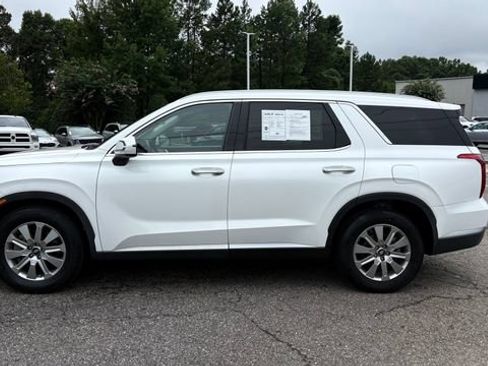 Used 2023 Hyundai Palisade SEL FWD image 3