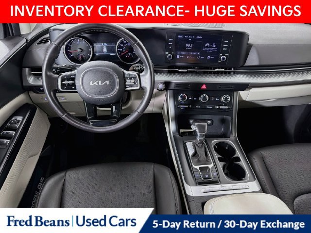 Used 2024 Kia Carnival LX FWD image 25