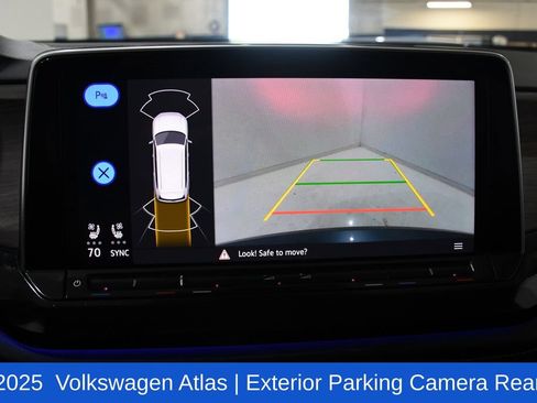 Used 2025 Volkswagen Atlas SEL AWD/4WD image 18