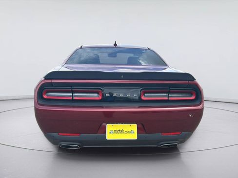 Used 2018 Dodge Challenger SXT Plus RWD image 4