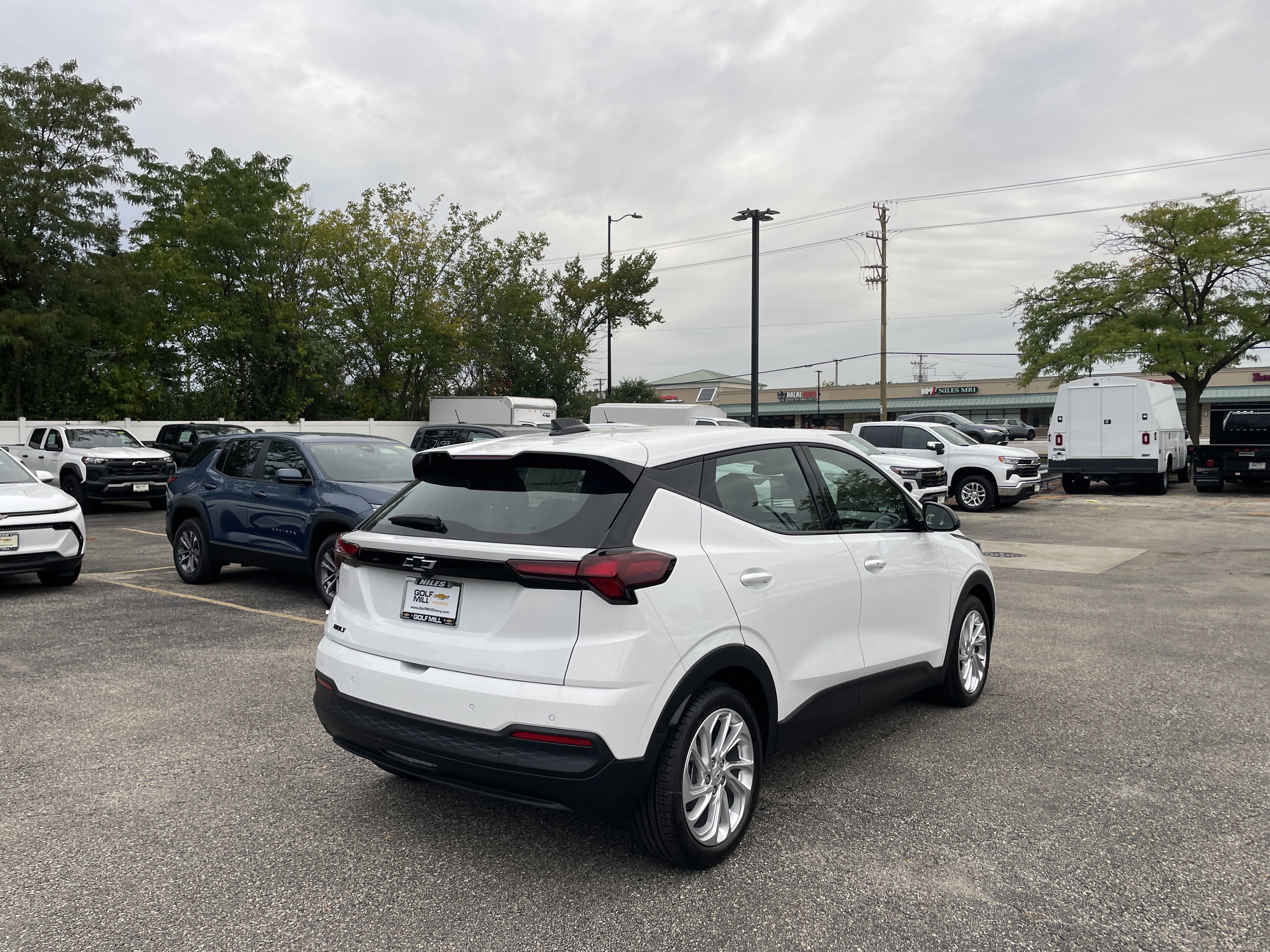 New 2027 Chevrolet Bolt LT w/ Comfort Package FWD image 5