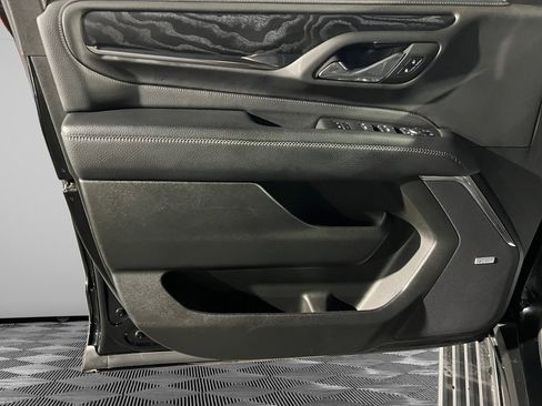 Used 2023 GMC Yukon XL Denali image 23