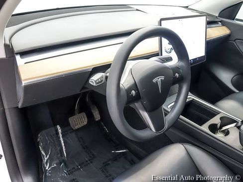 Used 2022 Tesla Model Y Long Range AWD/4WD image 10