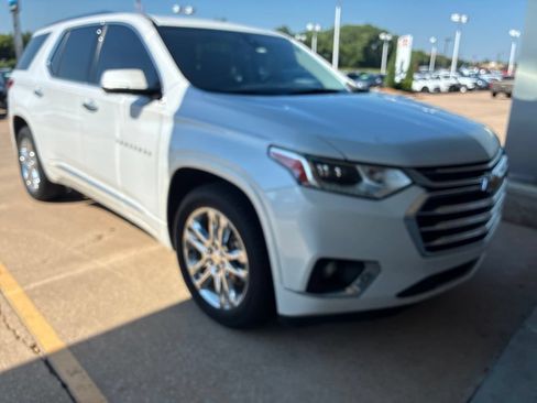 Used 2019 Chevrolet Traverse High Country w/ LPO, Floor Liner Package AWD/4WD image 3