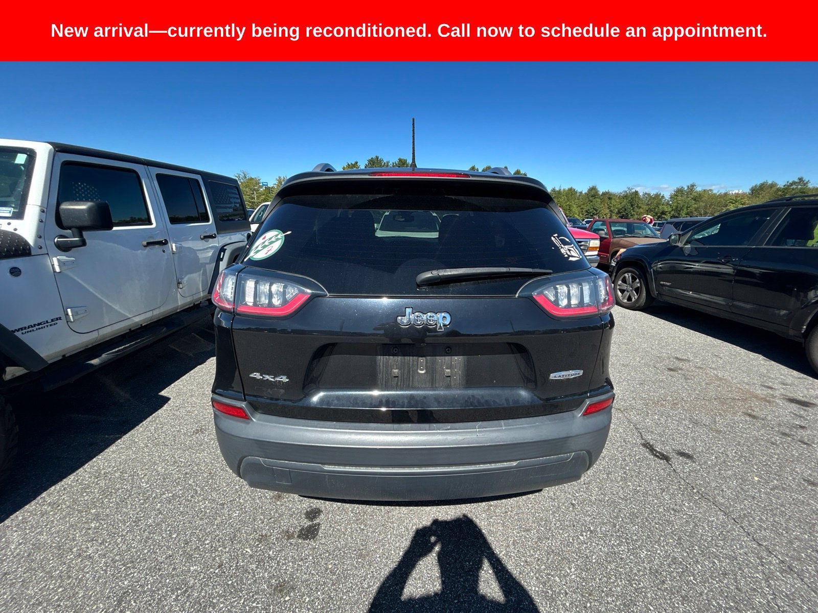 Used 2020 Jeep Cherokee Latitude w/ Cold Weather Group AWD/4WD image 9