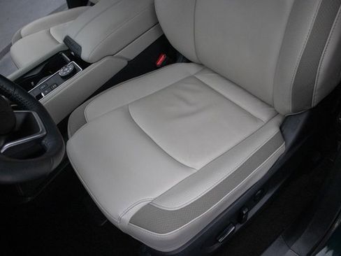 Used 2024 Nissan Pathfinder SL w/ Black Appearance Package image 31