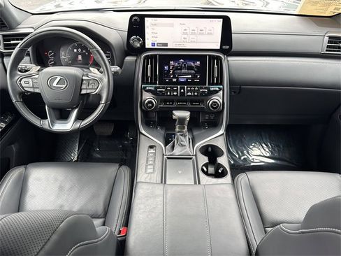 Used 2024 Lexus LX 600 4WD w/ Appearance Package image 10