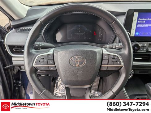 Certified 2024 Toyota Grand Highlander AWD image 17