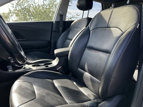 Used 2020 Kia Niro EX Premium image 12