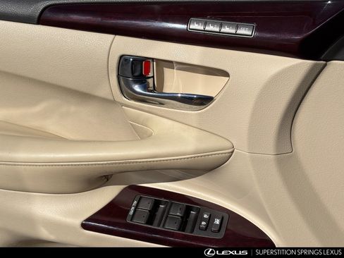 Used 2015 Lexus LX 570 4WD image 18