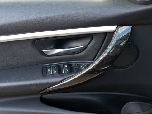 Used 2018 BMW 330i xDrive Sedan w/ Convenience Package image 16