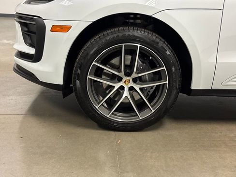 Used 2024 Porsche Macan AWD/4WD image 8