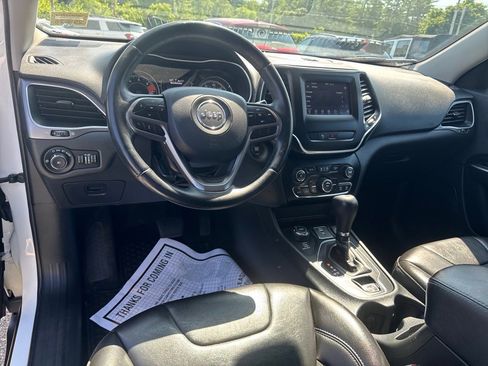 Used 2019 Jeep Cherokee Latitude Plus w/ Cold Weather Group image 14