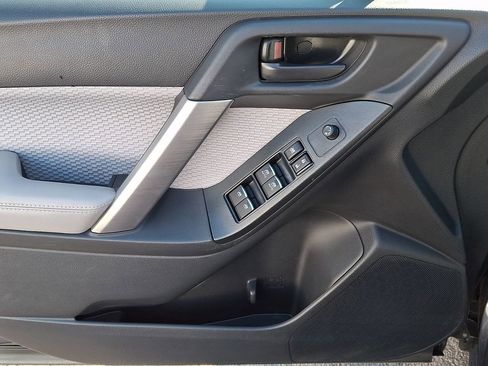 Used 2018 Subaru Forester 2.5i Premium image 12