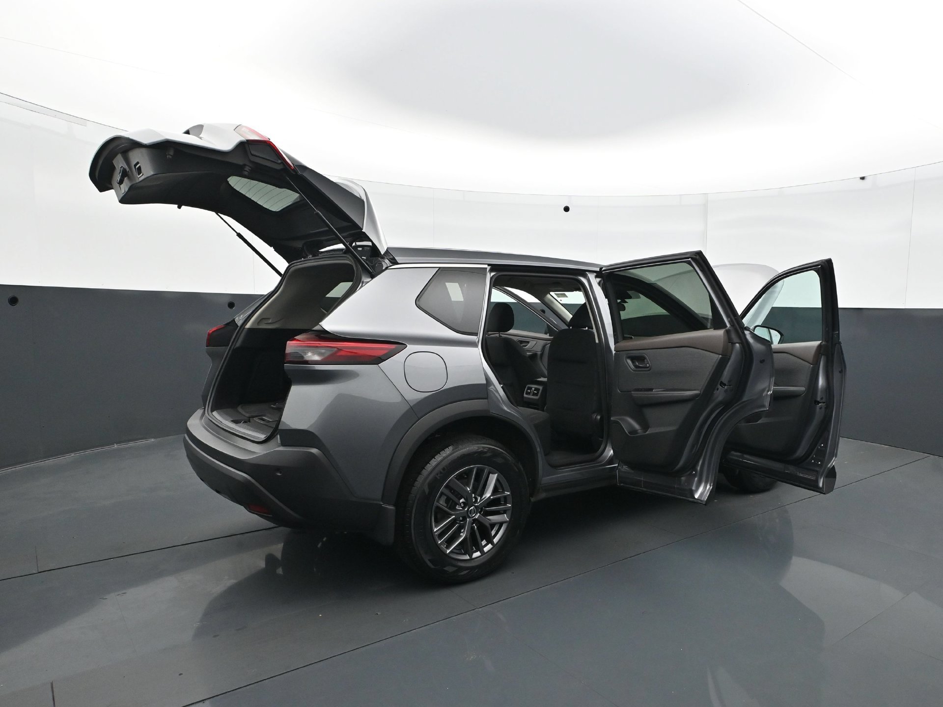 Used 2021 Nissan Rogue S AWD/4WD image 34