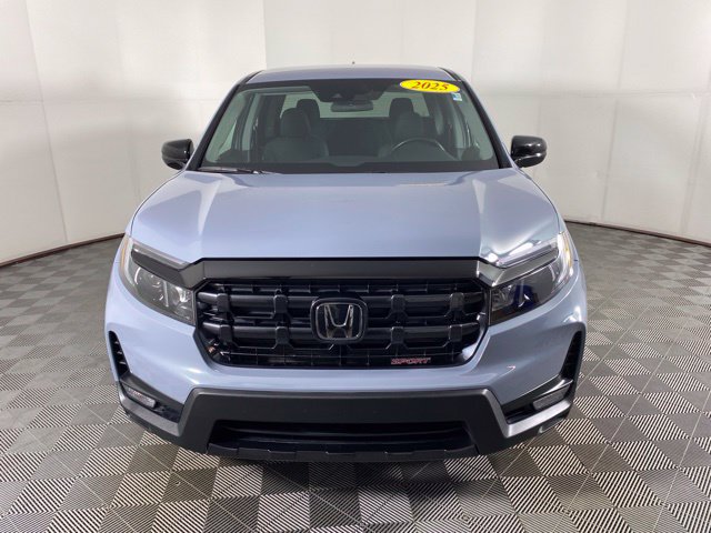Used 2025 Honda Ridgeline Sport image 9