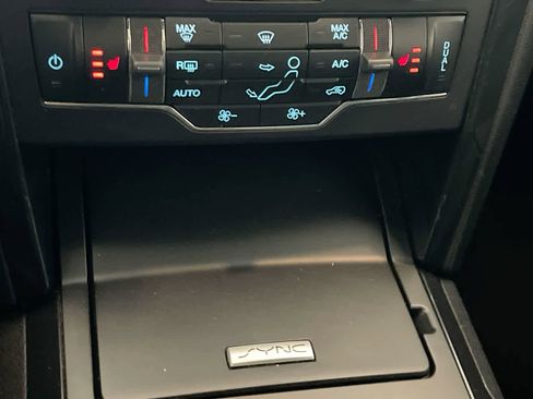Used 2018 Ford Explorer XLT w/ Equipment Group 202A image 19