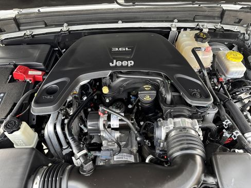 Used 2021 Jeep Wrangler Unlimited Rubicon w/ LED Lighting Group image 19