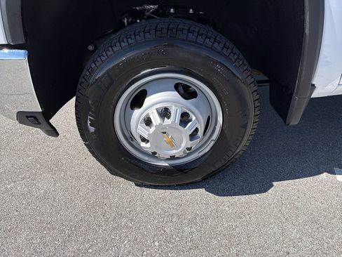 Used 2025 Chevrolet Silverado 3500 W/T w/ WT Convenience Package image 9