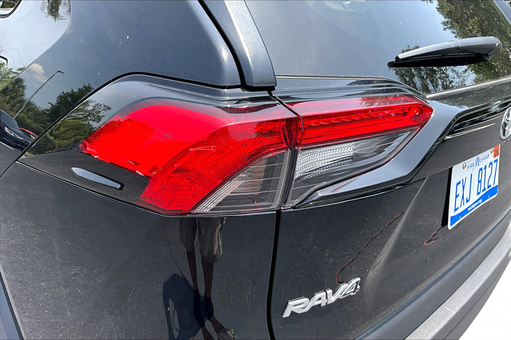 Used 2025 Toyota RAV4 XLE AWD/4WD image 23