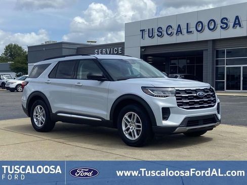 Used 2025 Ford Explorer Active RWD image 1