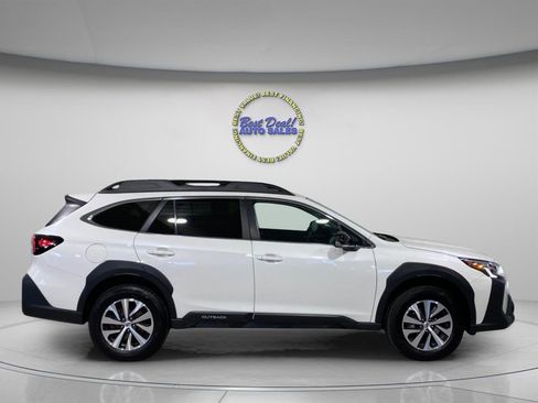 Used 2024 Subaru Outback Premium AWD/4WD image 6