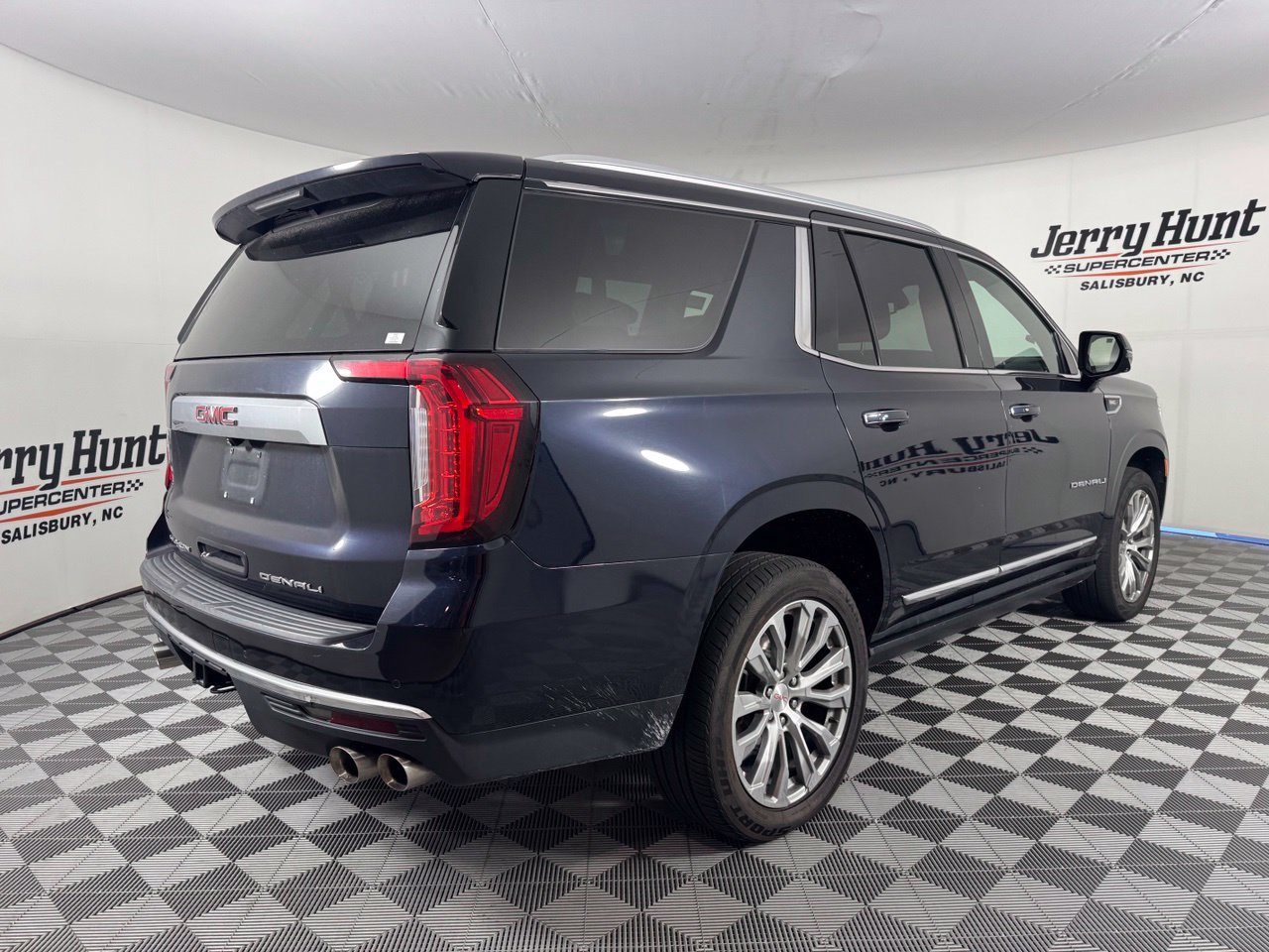 Used 2023 GMC Yukon Denali AWD/4WD image 6