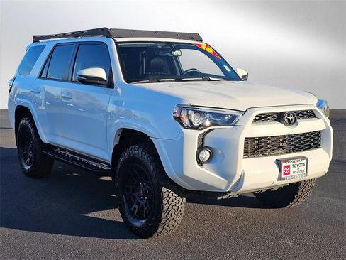 Used 2018 Toyota 4Runner SR5 Premium image 7