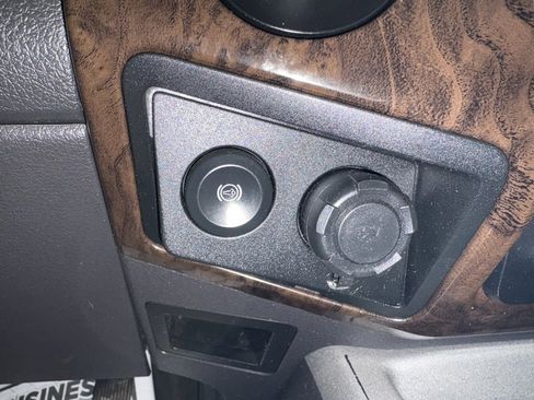 Used 2015 Ford F350 Platinum image 31