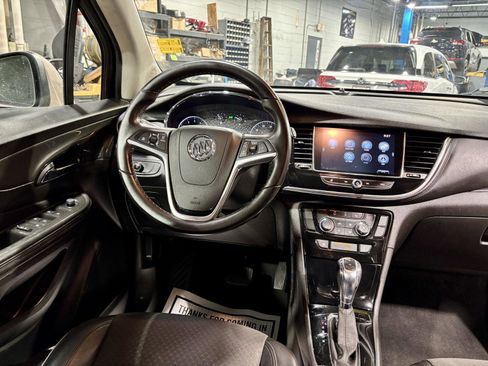 Used 2018 Buick Encore Preferred image 3