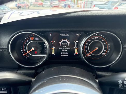Used 2020 Jeep Wrangler Unlimited Sahara AWD/4WD image 21