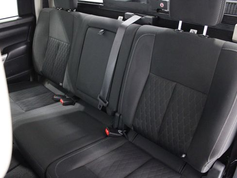 Used 2017 Nissan Titan SV AWD/4WD image 17