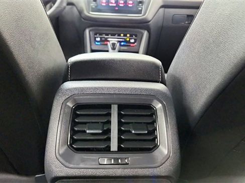 Used 2023 Volkswagen Tiguan SE R-Line image 53